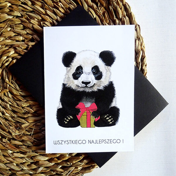 Kartka Urodzinowa z uroczą Pandą trzymającą złoty prezent z różową wstążką.